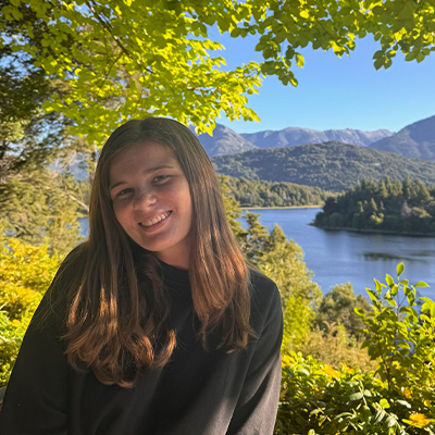 Alumna Victoria Toyos