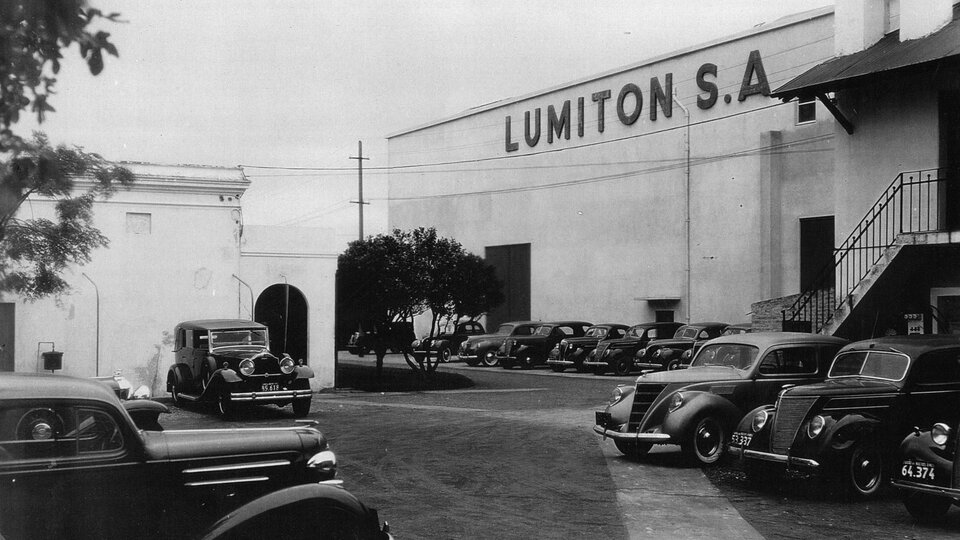 >Historia Lumiton